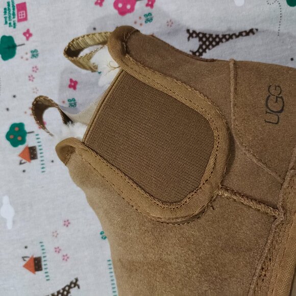 UGG Neumel Platform Chelsea Brown Boots - Picture 6 of 9